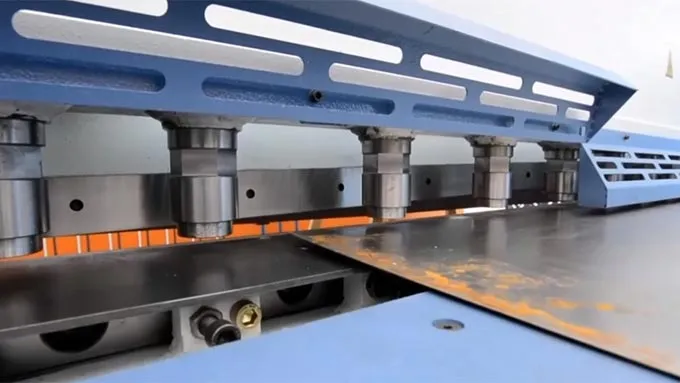 Рубка гильотиной